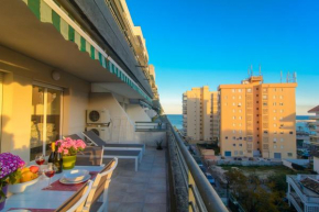 River Playa beachfront apartment, large terrace Fuengirola